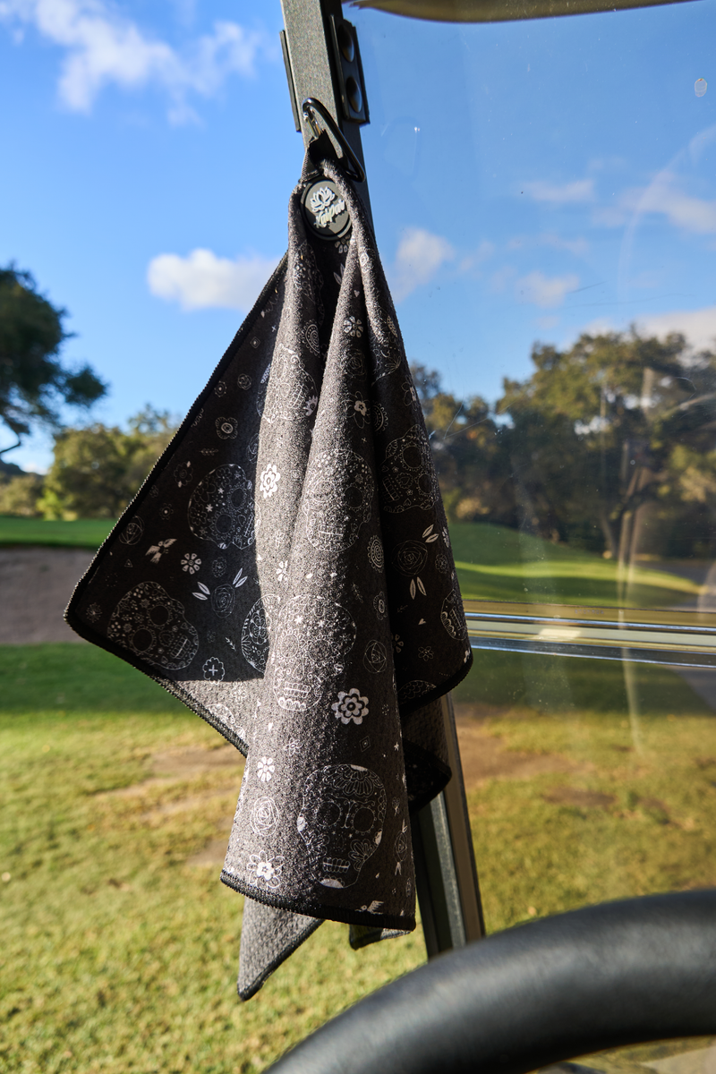 Mañana de los Muertos Magnetic Golf Towel