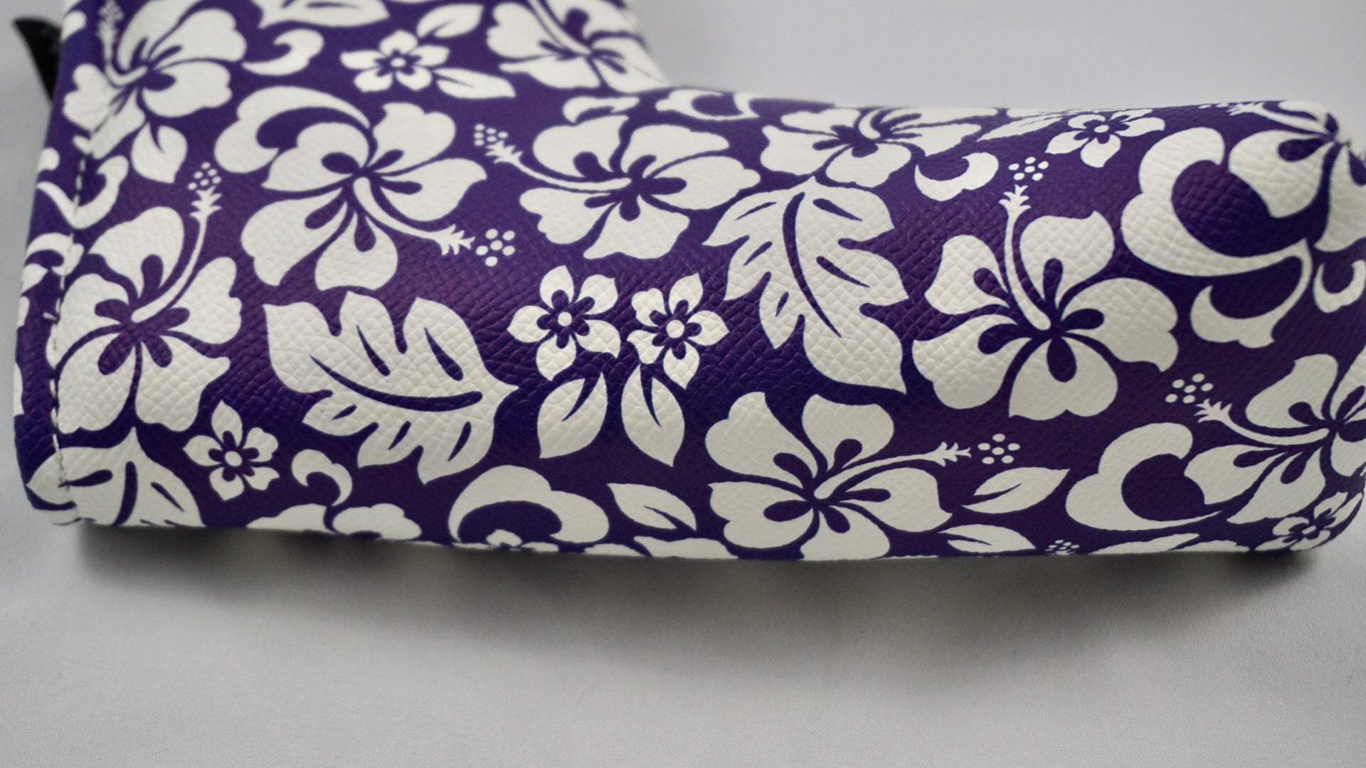 The Hawaiian Golf Blade Putter Cover